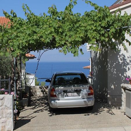 Apartments With A Parking Space 木洛希尼 外观 照片