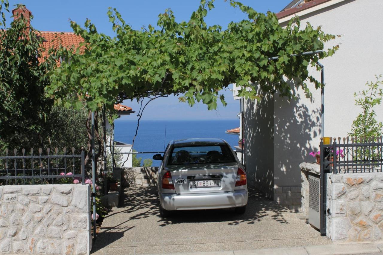 Apartments With A Parking Space 木洛希尼 外观 照片